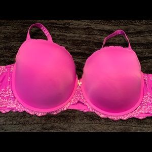Torrid fuchsia bra w/lace size 48DDD
